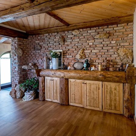 Bosco Della Serenissima Nervesa della Battaglia Exterior foto